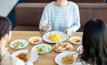 女子会にパートナーを連れてくる友人。ありなし以前にそれって…