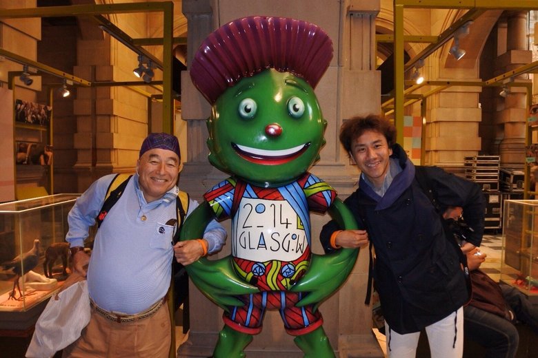 広島から来た認知症当事者の男性(左)と丹野智文さん(右)
