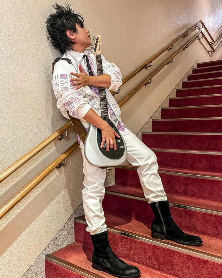 『ヒルナンデス！』レギュラーで結成されたバンドでギターを担当