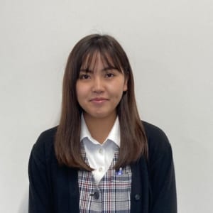 総務部 児嶋 涼さん。主に人事・採用業務を担当。採用活動では、学生から高齢の求職者まで、幅広い年齢層の方と接するため、一人ひとりに合わせた柔軟な対応を心がけている。