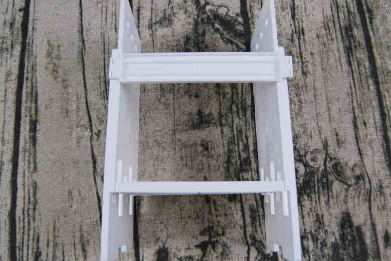 ダイソーおすすめ収納「お助け本棚」の本体画像