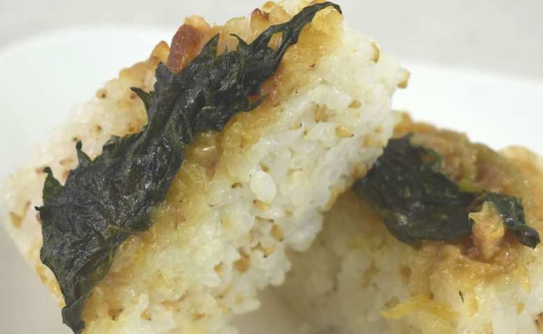 ナチュラルローソンのおすすめおにぎり「大葉味噌の焼おにぎり」の実物画像