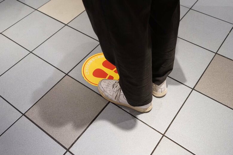 店内の足跡マークについてもブログで書くこだわりよう