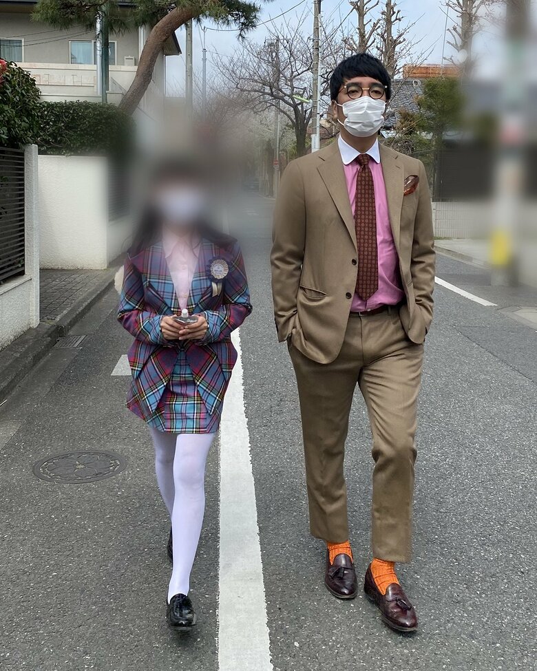 娘さんが着ているVivienne Westwoodのセットアップは奈歩さんが30年前に着ていたもの