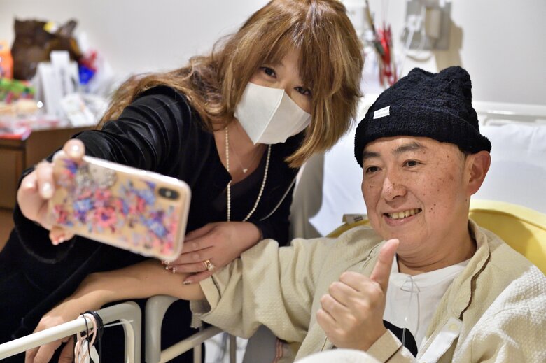 闘病中、夫婦で撮影（撮影／石川正勝）