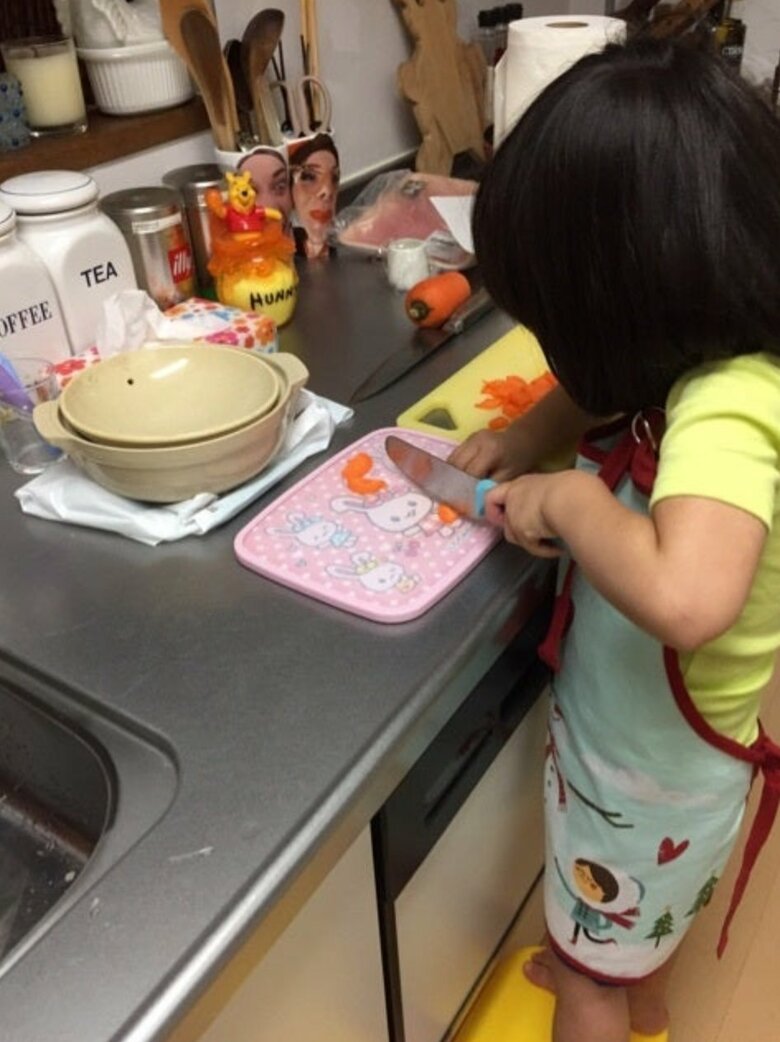 娘さんは小さいころから率先して料理の手伝いを