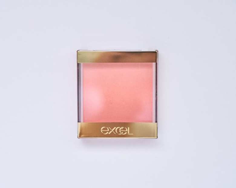 「エクセル」のグラデーションタイプのチーク。カラーは「アプリコットジャム」がおすすめ。