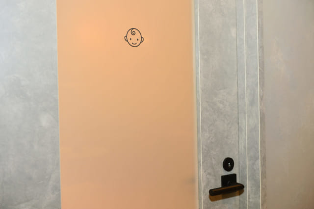 アイグッズの社内に設置されたベビールームは、母子のプライベート空間として活用できる