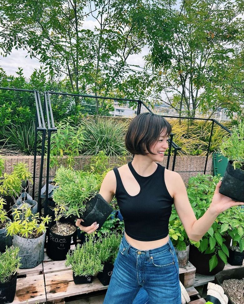 忙しいスケジュールをやりくりしながら農園での作業に励む小林さん