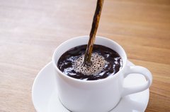 「脳が騙される」淹れたてコーヒー まさかの木彫りで6万いいね「どういうこと？」