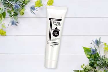 アルコール70%含有保湿力も兼ね備えたハンドクリーム「T+(ティープラス)」