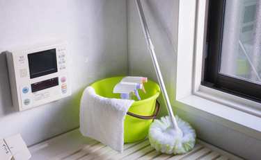 ごっそり落ちる!?時短掃除グッズ「壁の汚れが消える消しゴムめっちゃ欲しい」