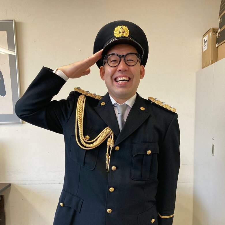 富山県警で一日署長を務めたときの1枚