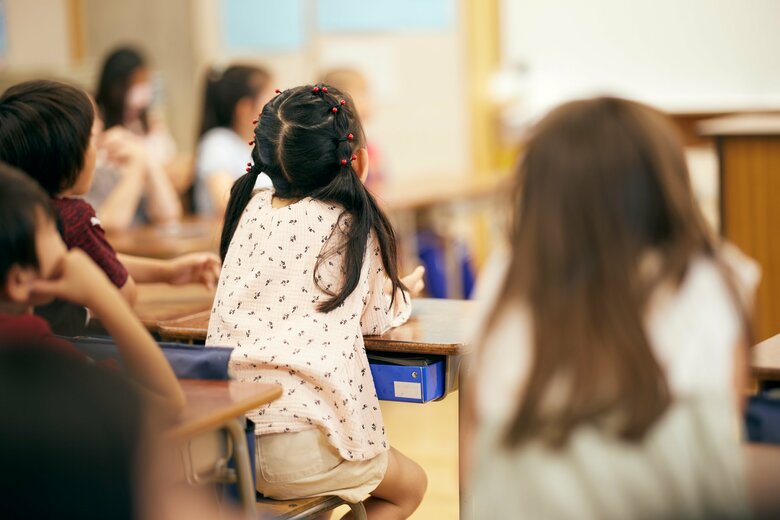北山先生の性教育の話を熱心に聴く子どもたち