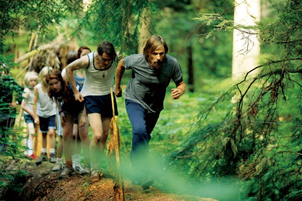 ▲この映画に登場する６人の子どもたちは現代社会から浮きまくってます。
森で暮らすことで強くなった。しかし、社会というものは社会の中でしか学べない。
この旅でそれを痛感していきます。