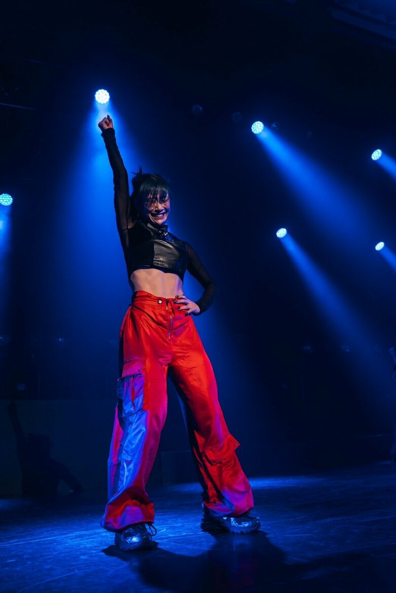 ダンサーとして活躍するhanaさん「腹筋が美しい！」