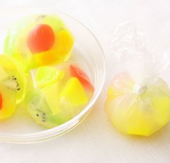 ラップゼリーのレシピ「持ち運びに便利な手作りスイーツ」