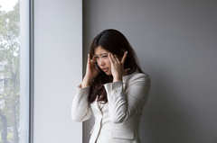 「また頭痛か」自己判断で鎮痛薬を飲み続けた結果…治療が難しくなる理由