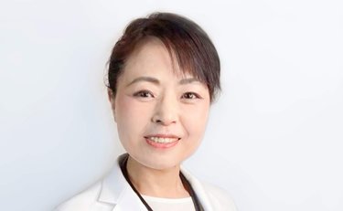 32歳で「医師になる!」21年にも及ぶ挑戦続け夢掴んだ3児の母（60）「異端な人生歩む背中見て」育った子どもたちの今