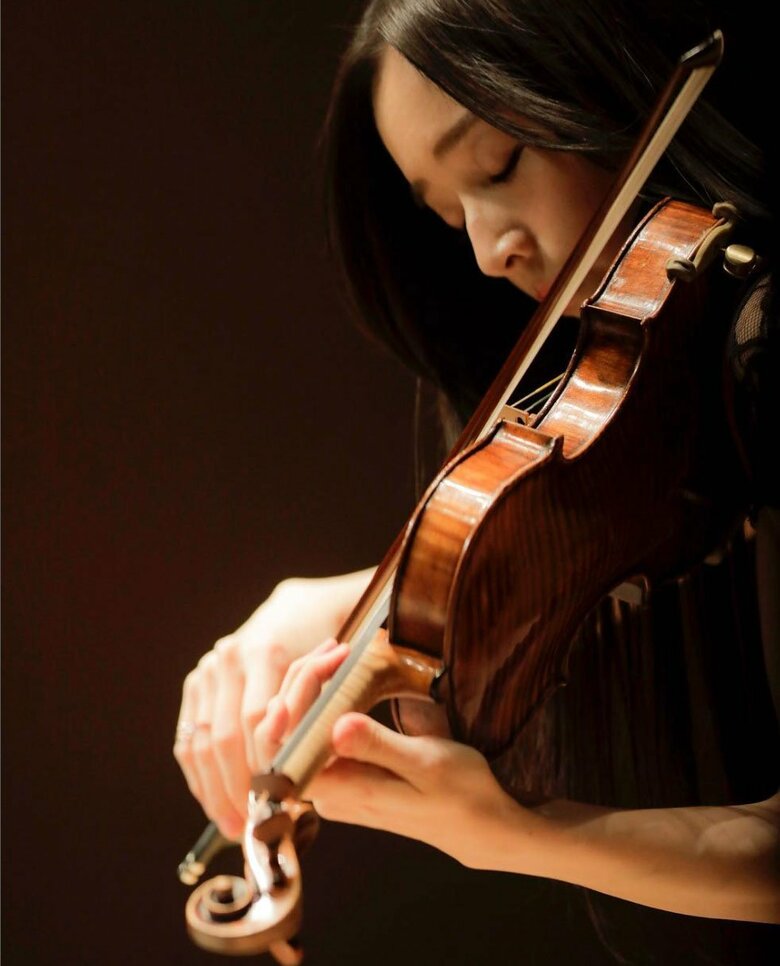 ヴァイオリン演奏中