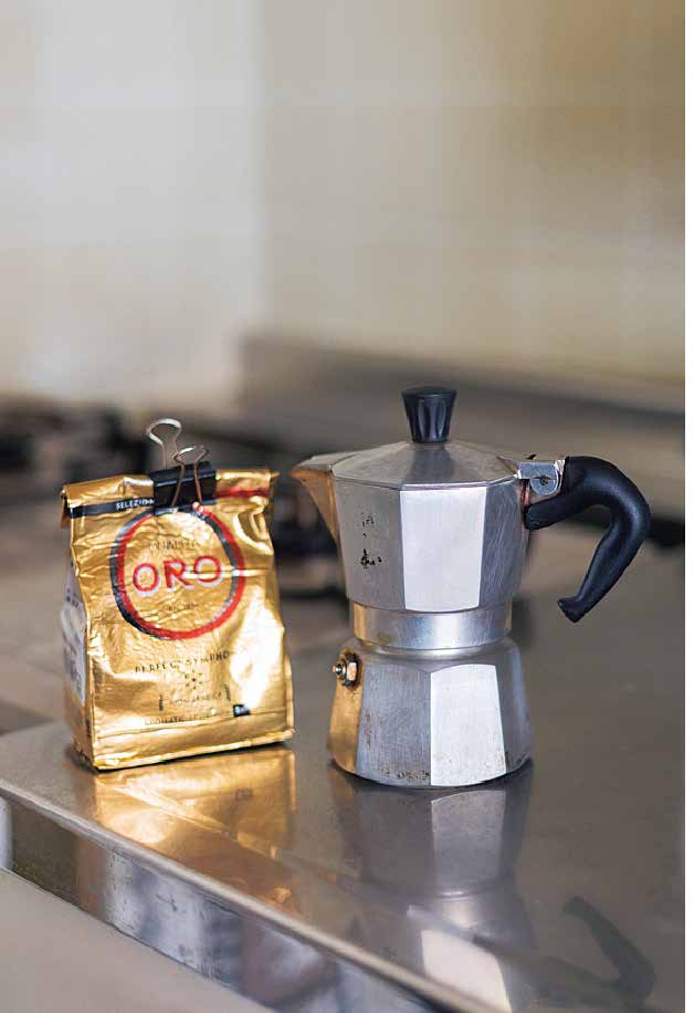 朝のコーヒータイムには、エスプレッソマシーンで濃いめに入れて、牛乳を加えるのがお気に入り