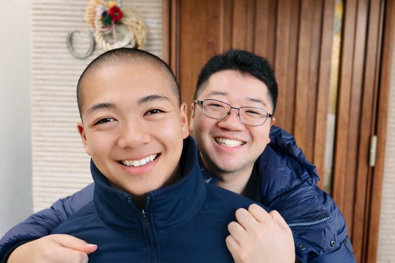笑顔が素敵な大東さんの息子さん。次男（手前）と社会人になった長男（後ろ）