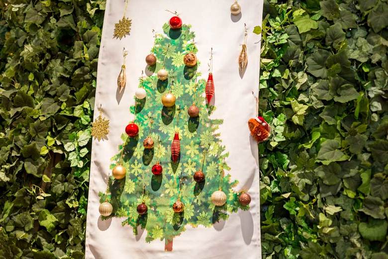 ▲タペストリー ツリーL  1,290円（税抜）※オーナメントは別売りです