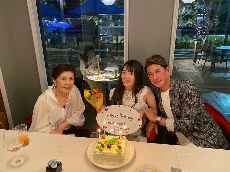 誕生日会で突然のプロポーズ！