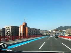 どこもかしこも渋滞！？ストレスフリーで高速道路を運転するコツ