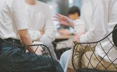 「ヤバい」「エモい」を会話で呪文のように連発する人が陥るある問題