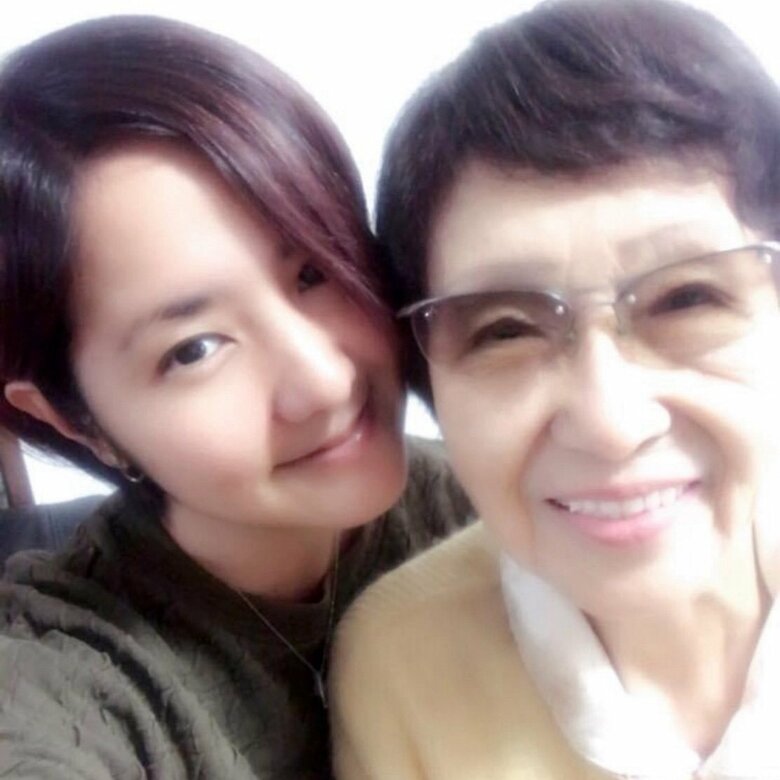 希良梨さんと祖母の2ショット