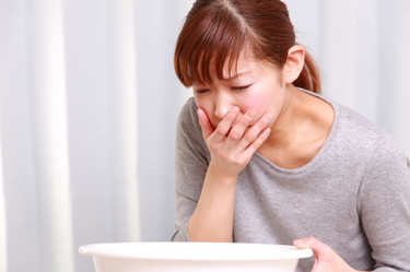 妊娠中になった「逆流性食道炎」が治らない…長引く症状の改善法は？