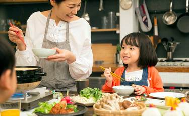 貧困を防ぐ「こども宅食」文京区の取り組みに「だから今も頑張れてる」