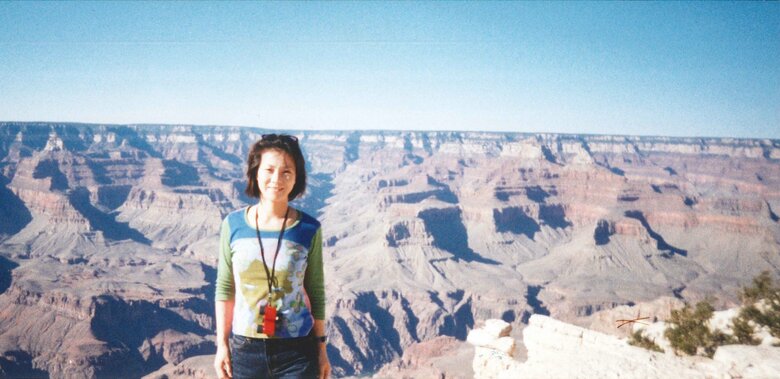 2002年の休業時に訪れたグランドキャニオンをバッグに