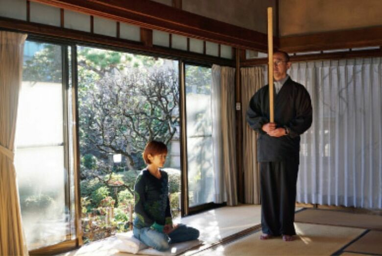 「まずは自分が元気・笑顔でいたい」と、趣味の座禅で心と身体を整えるメイミさん