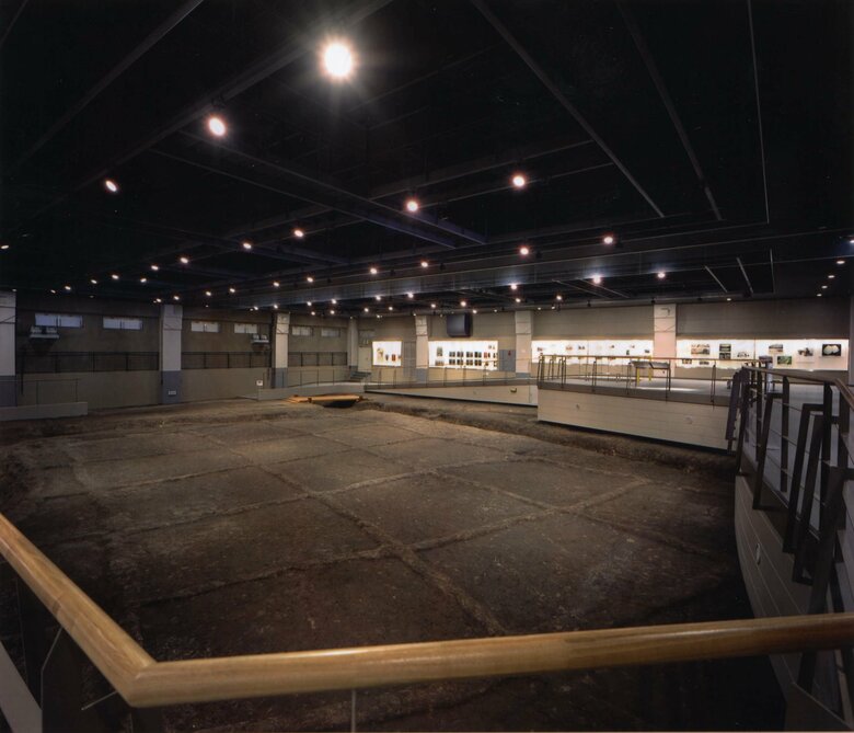 「埋蔵文化財センター」内にある「垂柳遺跡」の展示