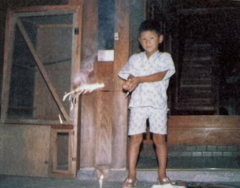 自然のなかで育った小学生時代の哲夫さん