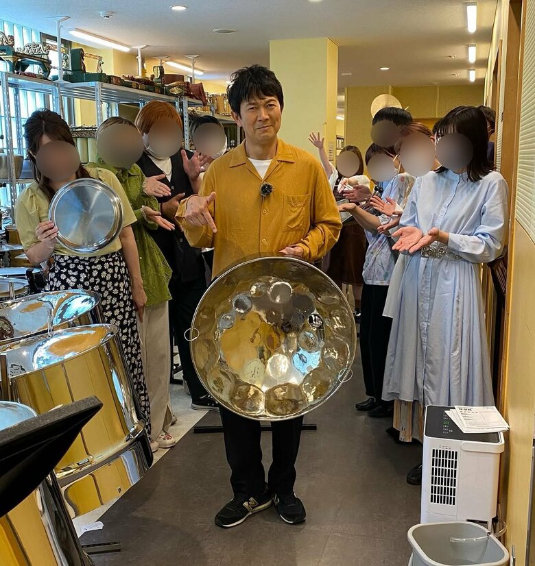 洗足学園音楽大学で新しいアイテム（スチールパン）をゲット！（Instagramより）