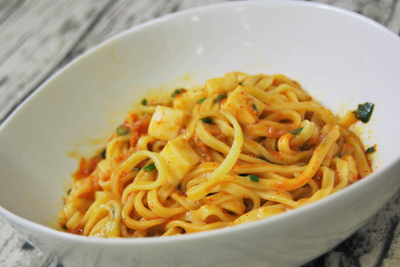 セブンイレブンのおすすめラーメン「蒙古タンメン中本監修 汁なし麻辛麺」のアップ画像