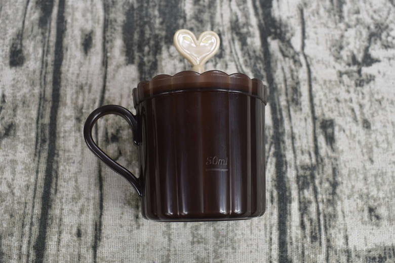 セリアのおすすめキッチン用品「クリームホイッパー」の実物画像02