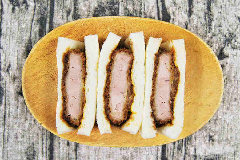 ファミマの人気サンドイッチひれかつサンドの実物画像