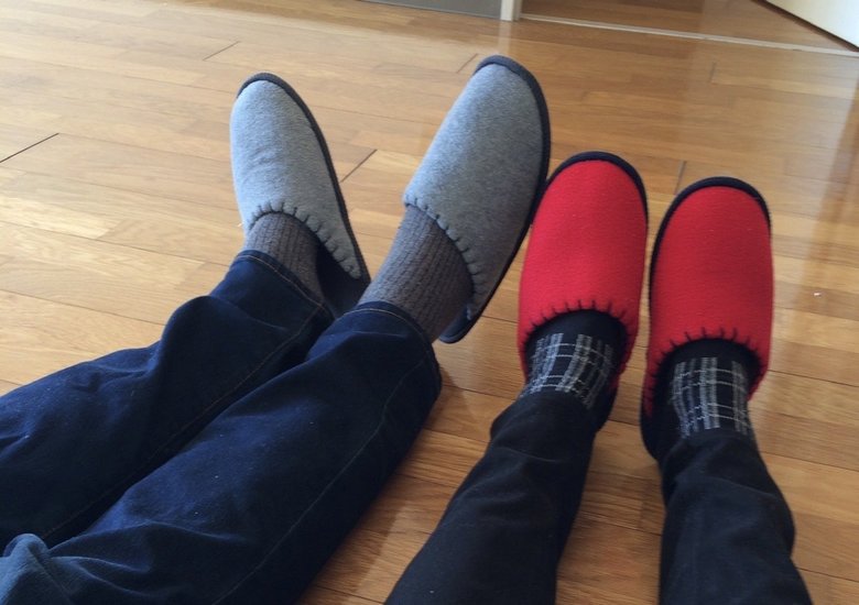 結婚して間もないころ、新居で身を寄せ合う藤木さんとご主人