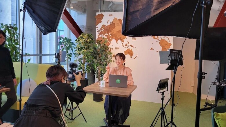 YouTube用の動画を撮影中。いい笑顔！