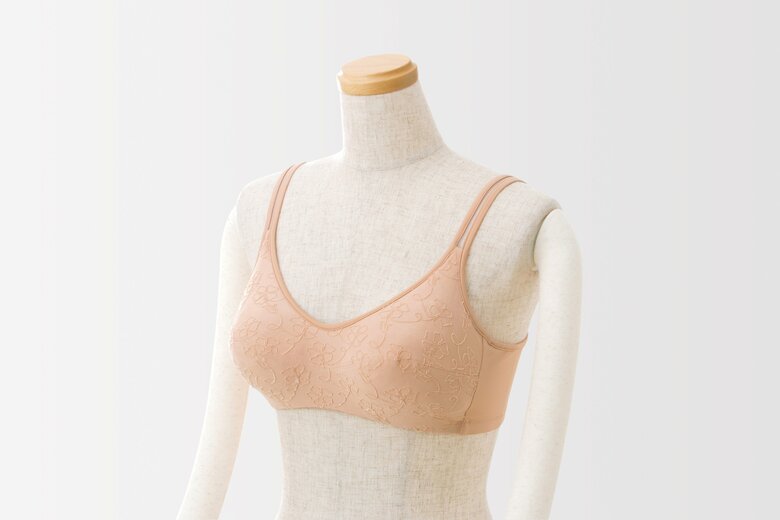 手術後にも使用できる、やわらかい素材でできたブラジャーも販売