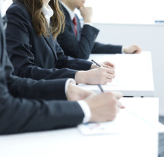 会議で発言しない社員が感じていた悲しい重圧