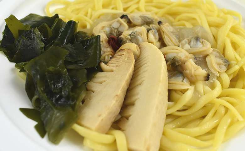 ナチュラルローソンのおすすめの人気商品「あさりと焼き筍とわかめのパスタ」の食レポ画像