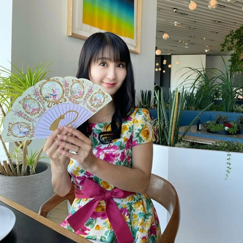 休日に夫婦でカフェに