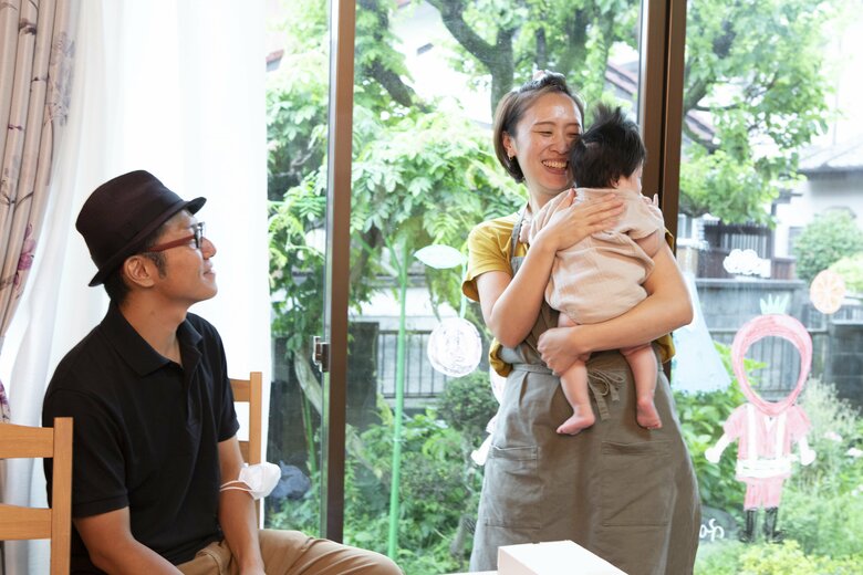 夫の駿さんも、高木さんの助産院の活動に一緒に取り組んでいる