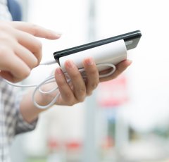 郵便局でも充電器をレンタル!?スマホ電池切れ難民から歓喜の声！