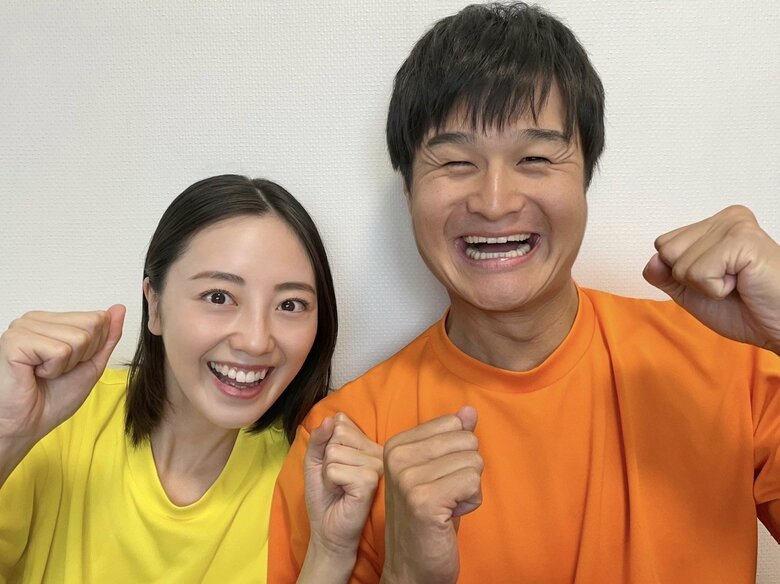 ビタミンカラーがまぶしい！沢井さんとティモンディの高岸宏行さん